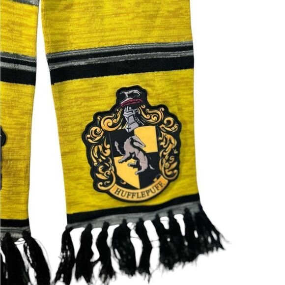 Wizarding World Of Harry Potter Hufflepuff Long Scarf fringe Harry Potter Long - Picture 5 of 11